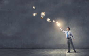 -一枝红杏出墙来-是写什么季节的-